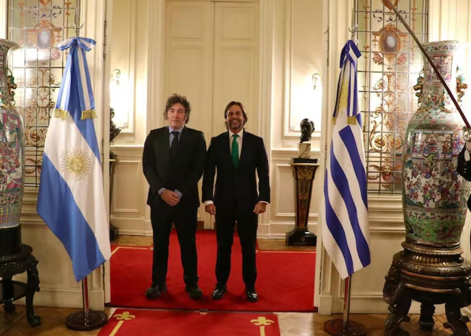 El Gobierno no celebró el triunfo del Frente Amplio, pero ratificó la “agenda compartida” con Uruguay